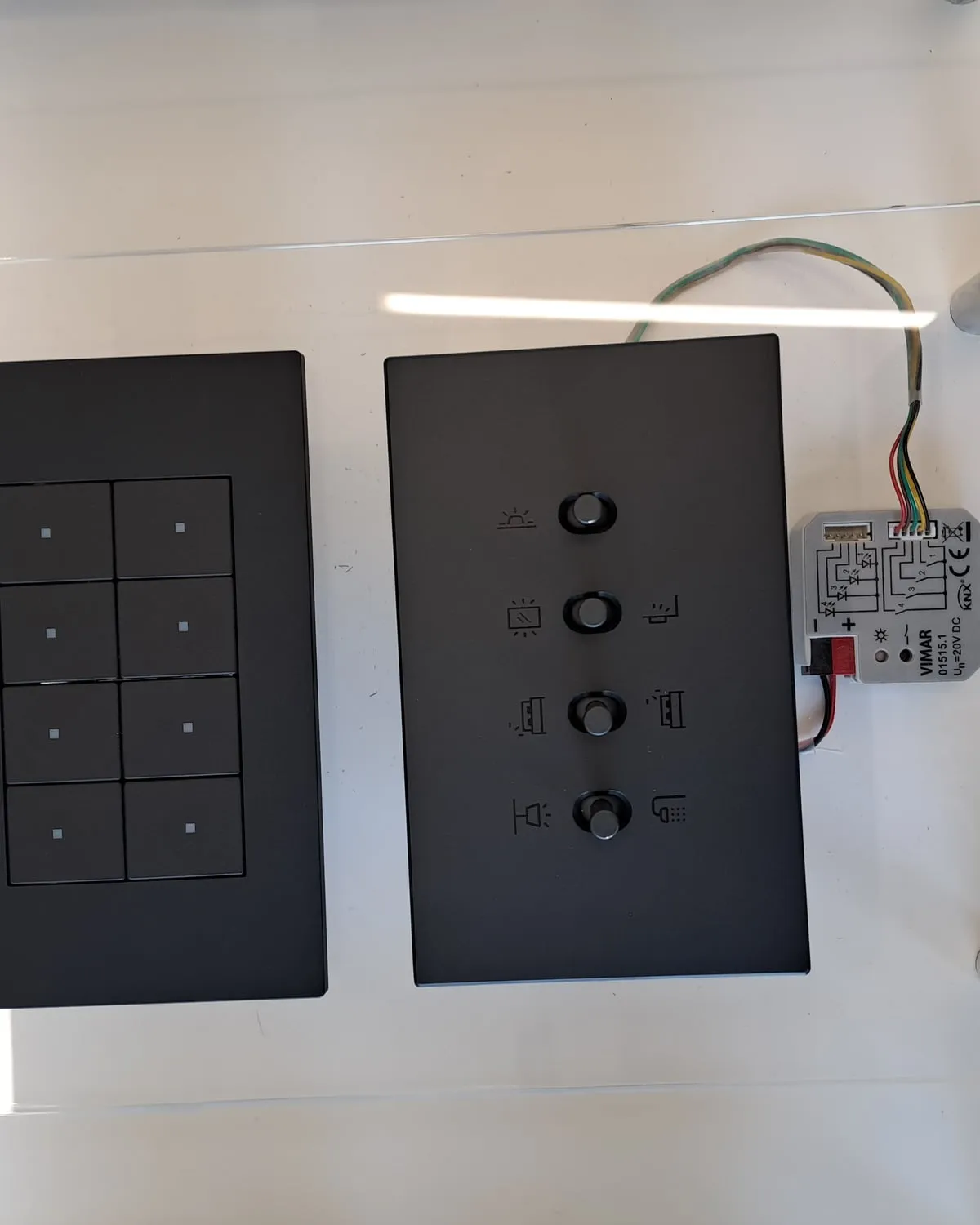 Keypads KNX με την δυαδική τους, πριν την εγκατάσταση
